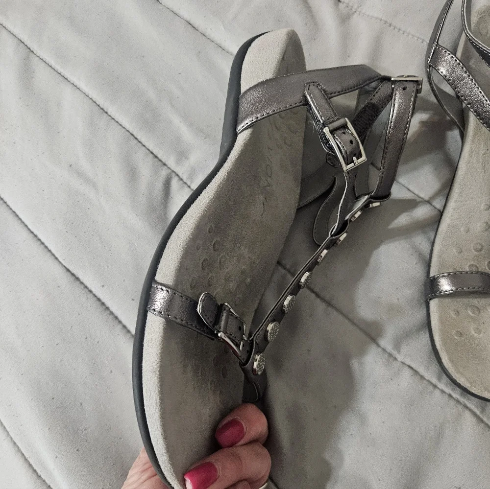 Vionic Sandals - Picture 7 of 14